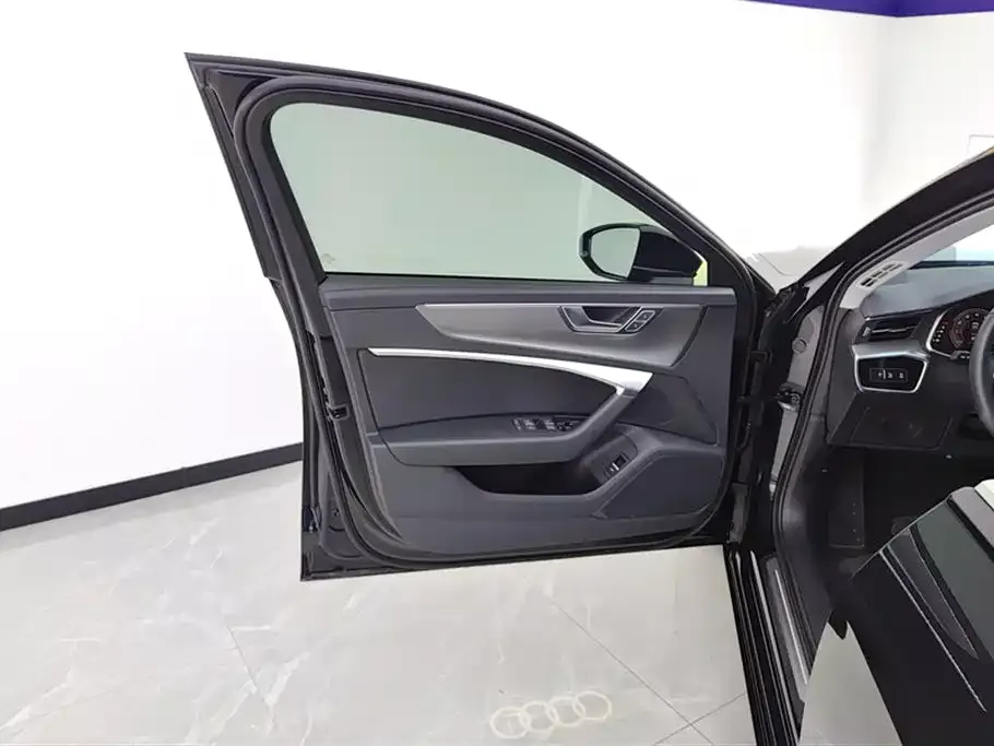 Audi A6L 2024 из CN, фото 3