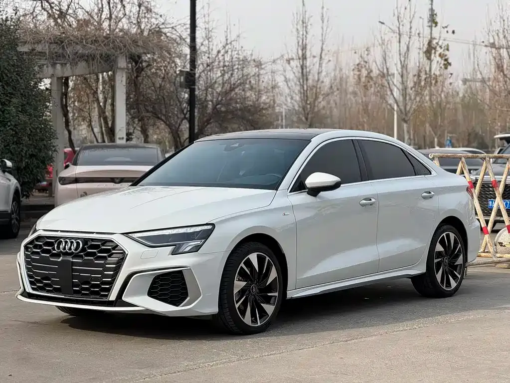 Audi A3 2023 из CN, фото 1