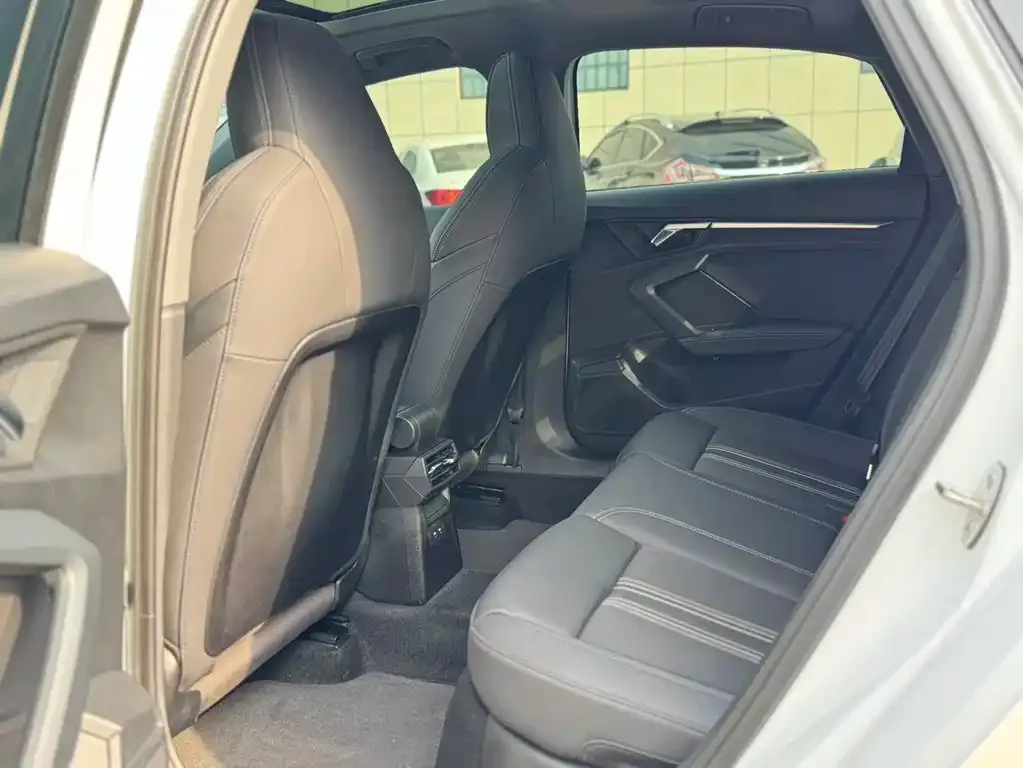 Audi A3 2023 из CN, фото 3