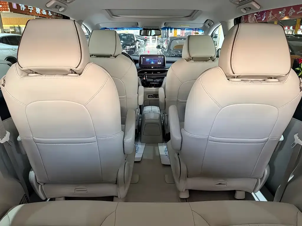 Buick GL8 2022 из CN, фото 3