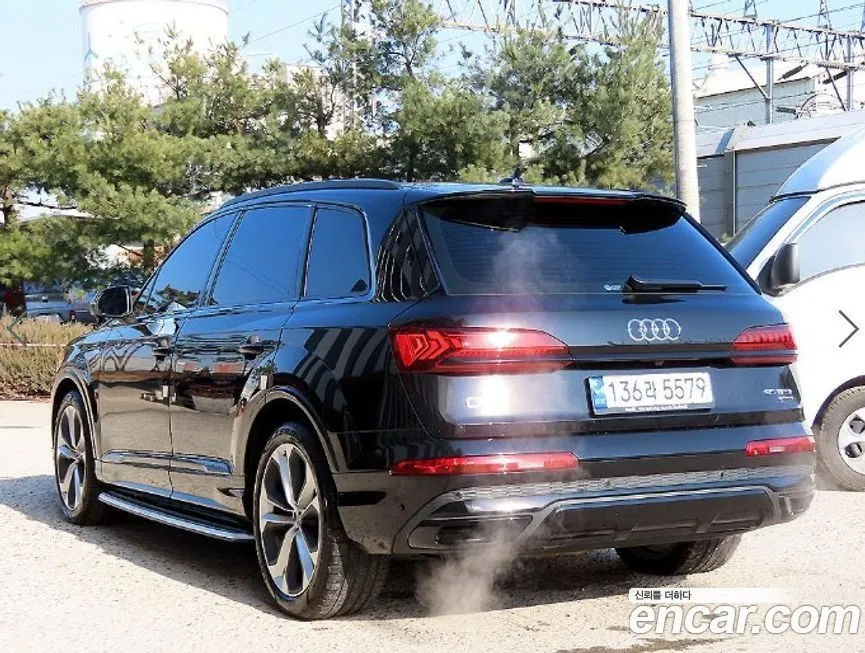 Audi Q7 2023 из KR, фото 4
