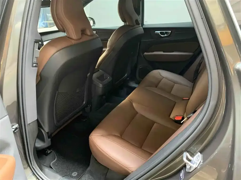Volvo XC60 2021 из CN, фото 10