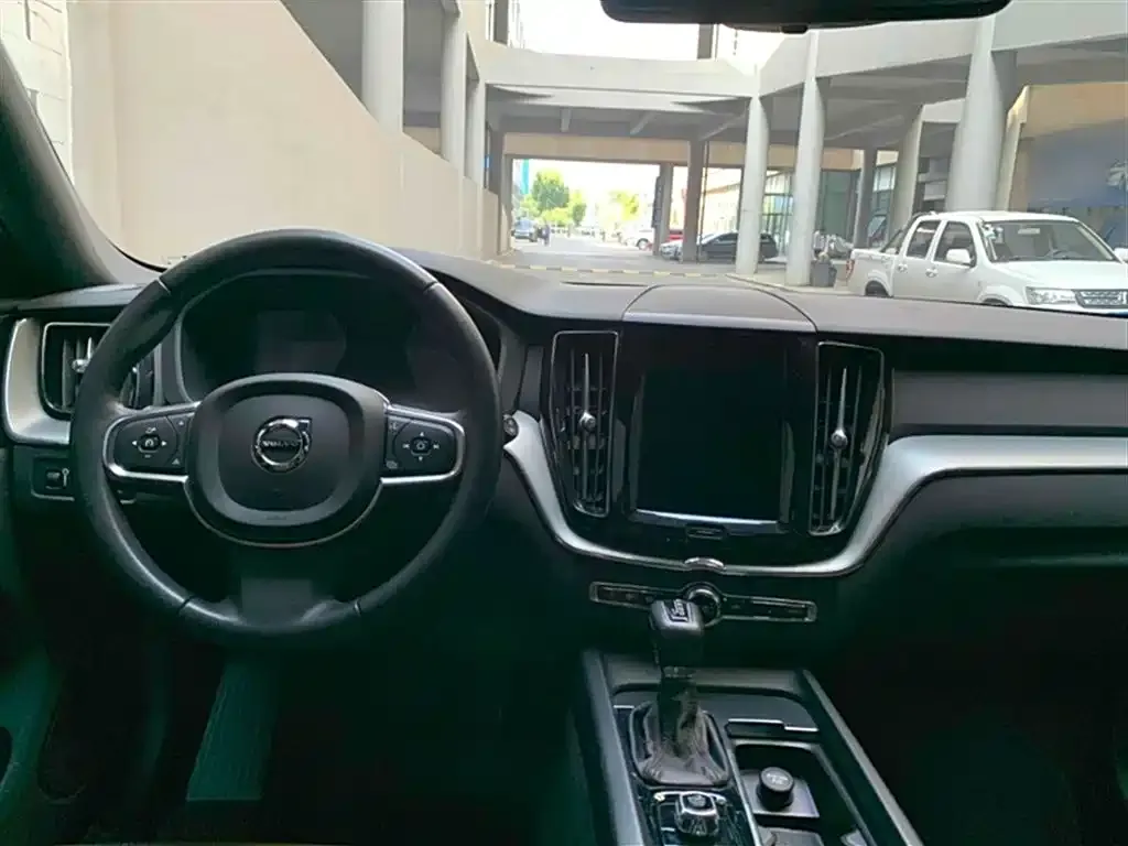 Volvo XC60 2021 из CN, фото 8