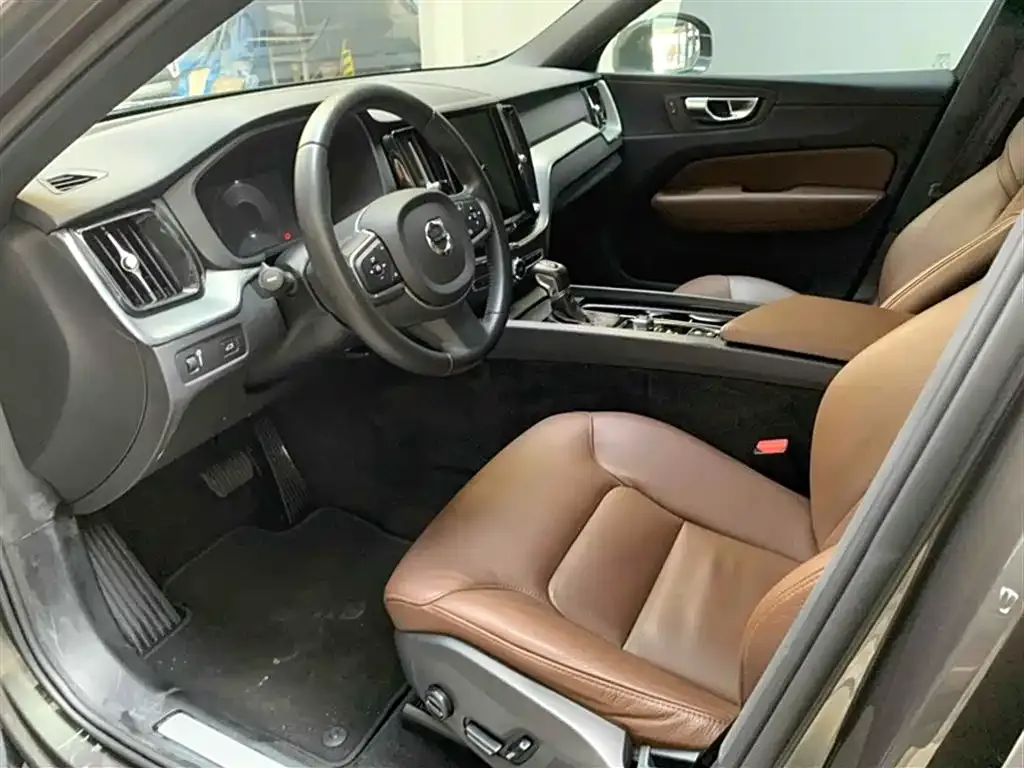 Volvo XC60 2021 из CN, фото 9