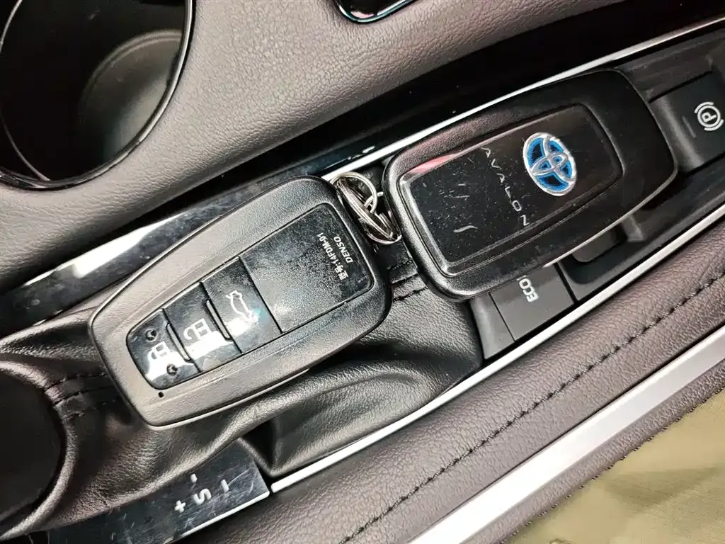 Toyota Avalon 2022 из CN, фото 10