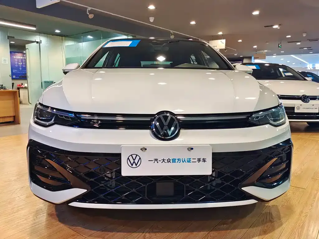 Volkswagen Golf 2024 из CN, фото 3