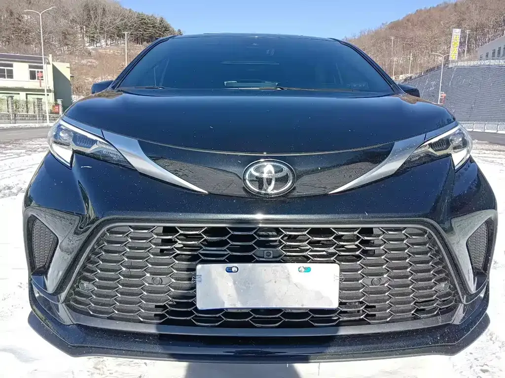 Toyota Granvia 2024 из CN, фото 8