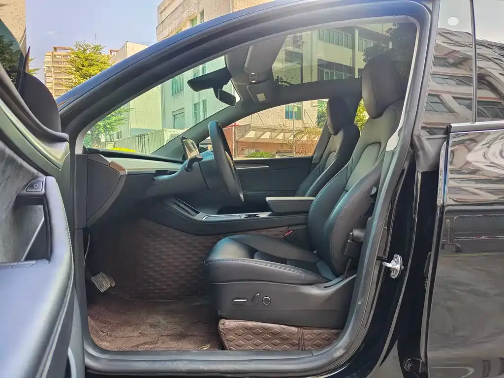 Tesla Model Y 2023 из CN, фото 7