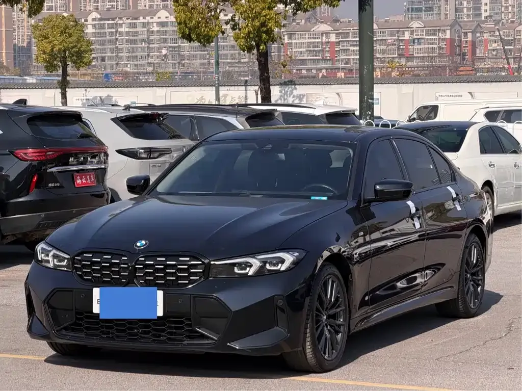 BMW 3 Series 2023 из CN, фото 1