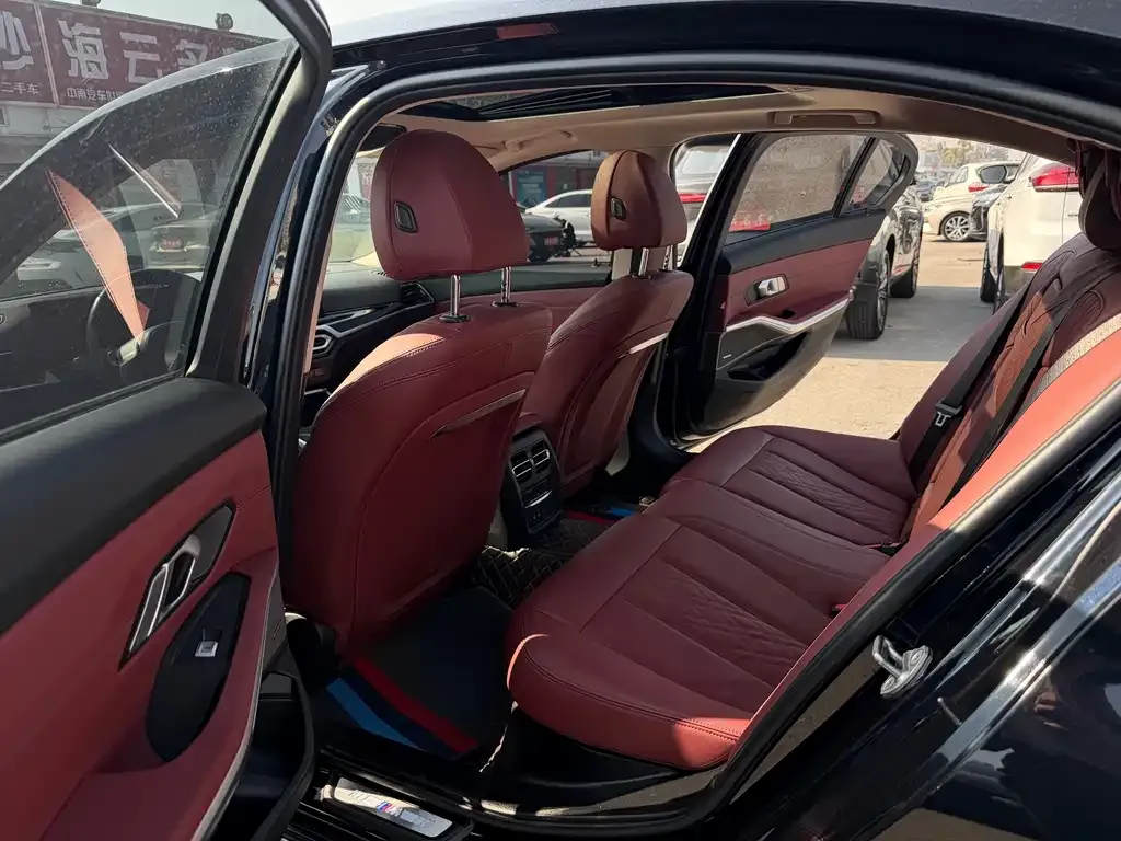 BMW 3 Series 2023 из CN, фото 6