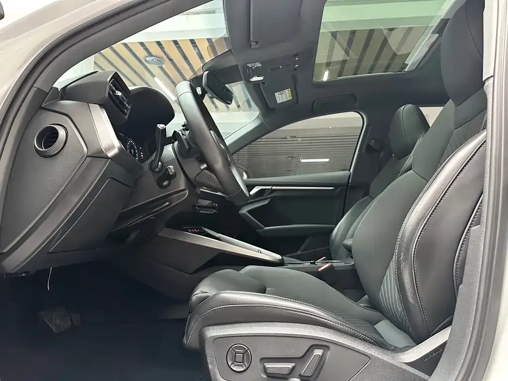 Audi A3 2023 из CN, фото 9