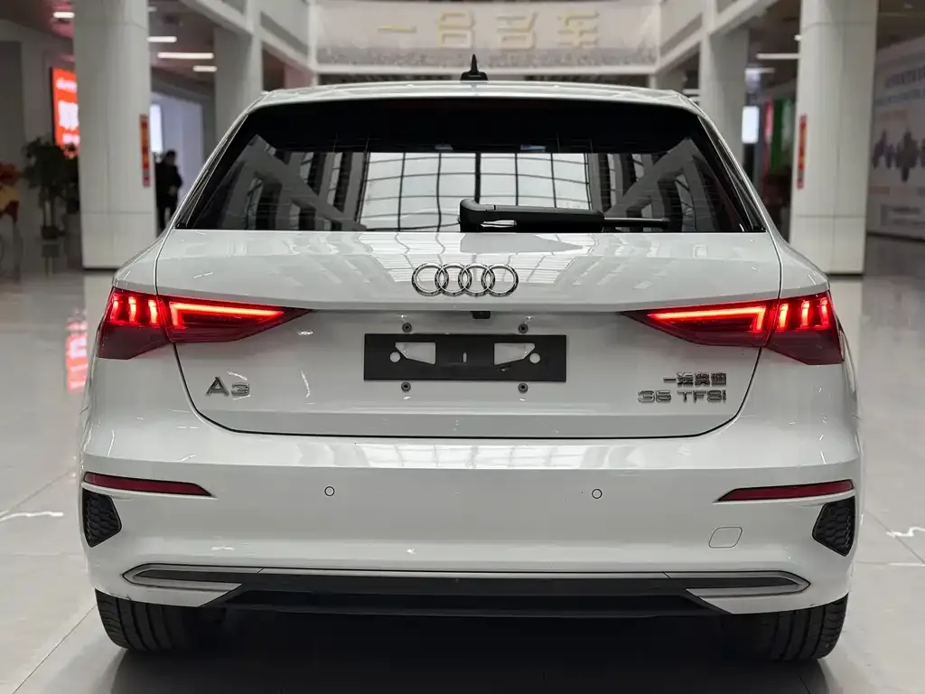 Audi A3 2023 из CN, фото 8