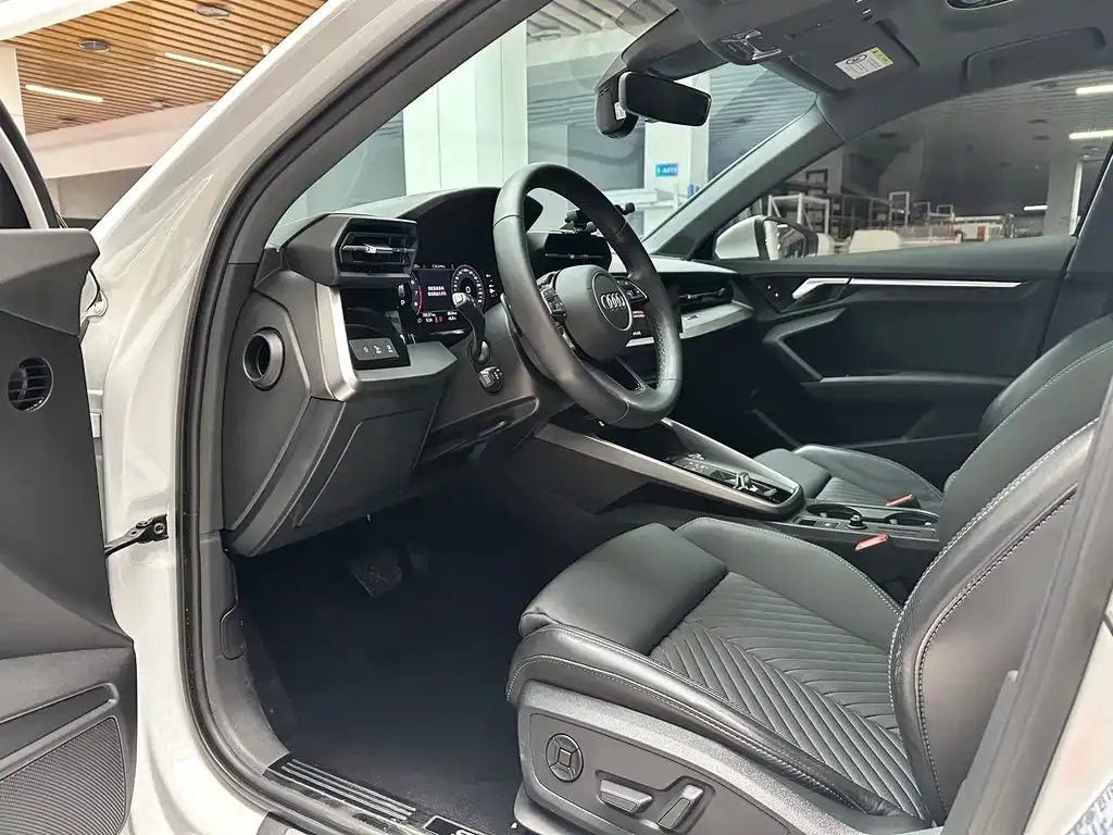 Audi A3 2023 из CN, фото 10
