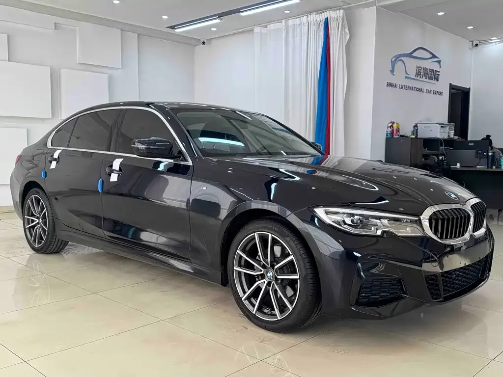 BMW 3 Series 2022 из CN, фото 2