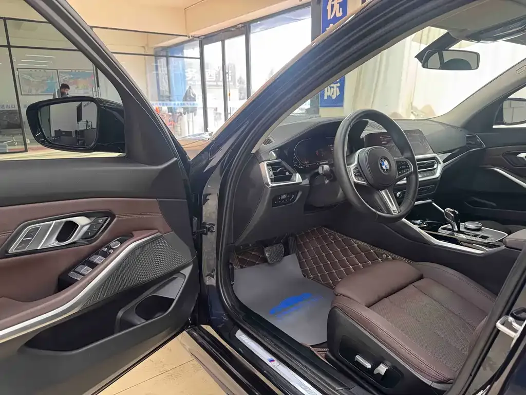 BMW 3 Series 2022 из CN, фото 9