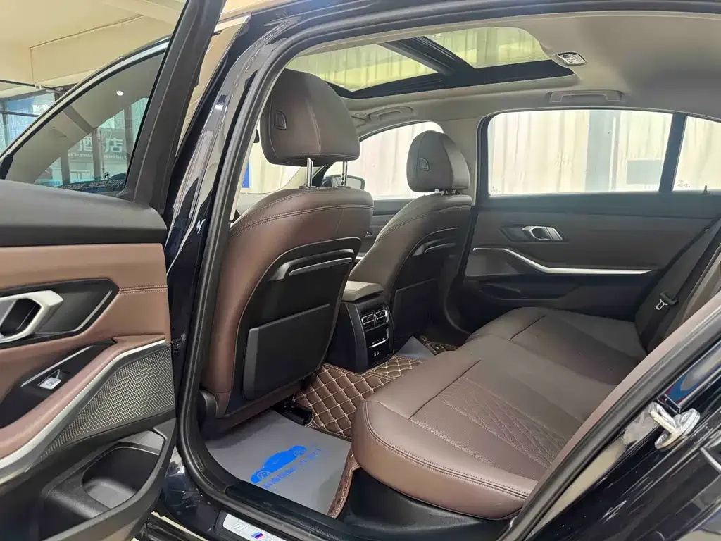 BMW 3 Series 2022 из CN, фото 7