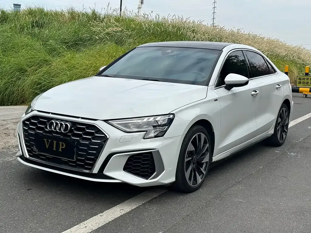 Audi A3 2023 из CN, фото 1