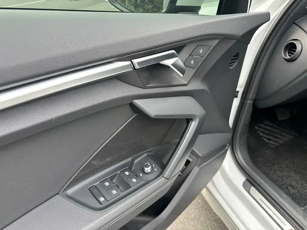 Audi A3 2023 из CN, фото 10