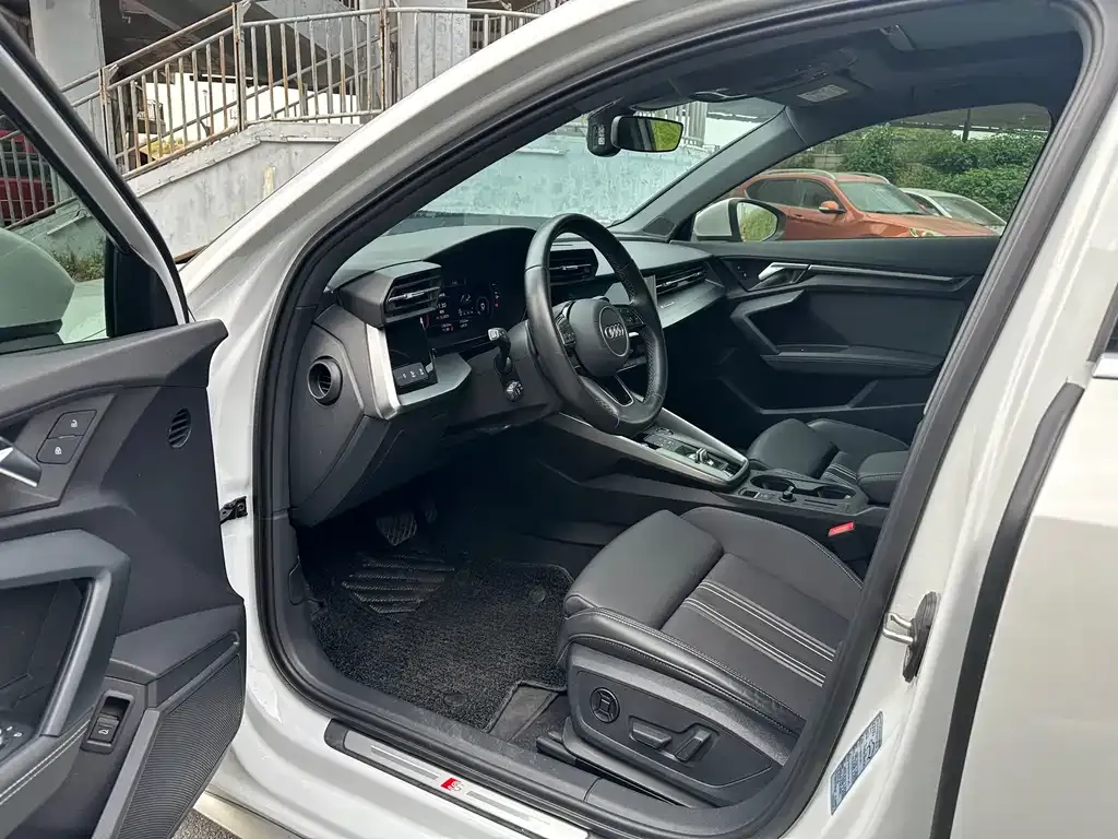 Audi A3 2023 из CN, фото 9