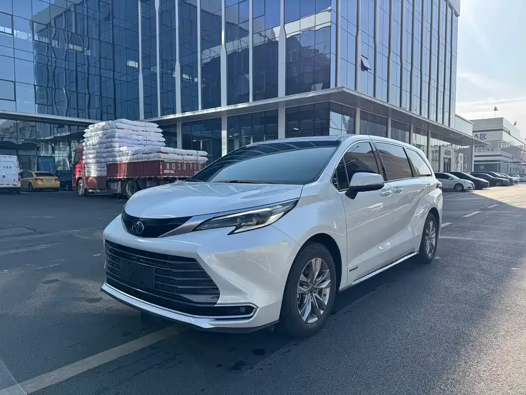 Toyota Sienna 2024 из CN, фото 10