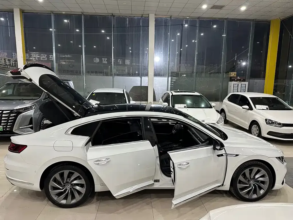 Volkswagen CC 2022 из CN, фото 9