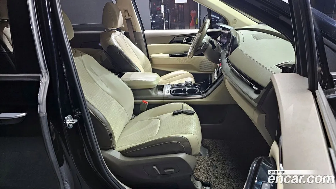 Kia Carnival — фото 10