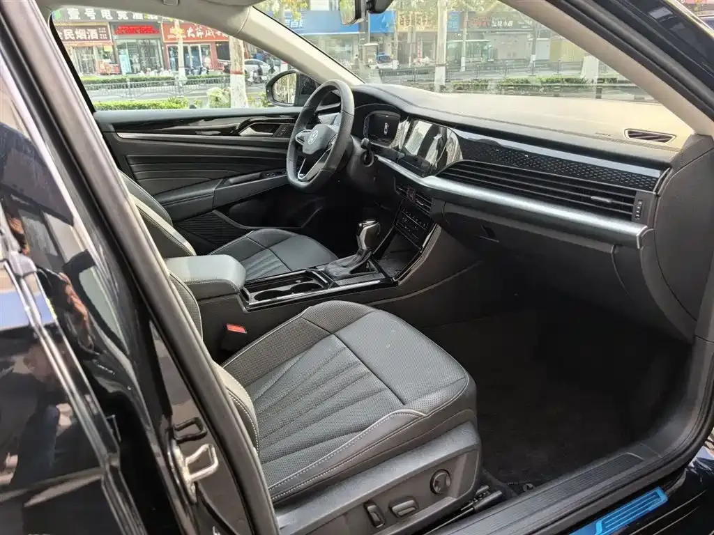Volkswagen Passat 2024 из CN, фото 4