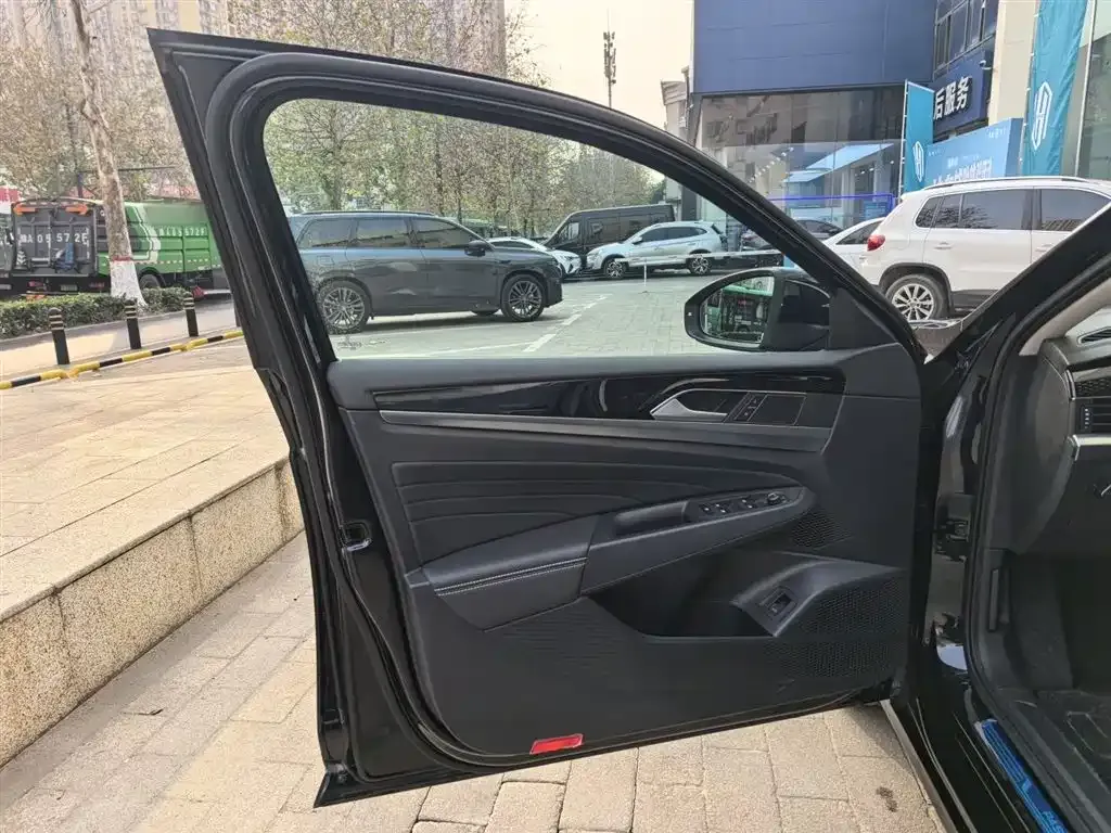 Volkswagen Passat 2024 из CN, фото 10