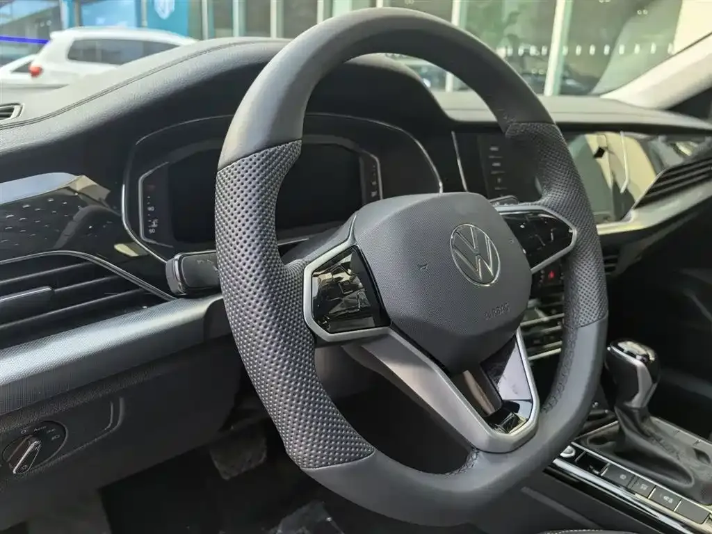Volkswagen Passat 2024 из CN, фото 6