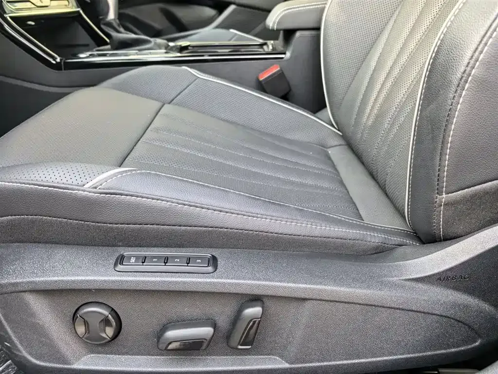 Volkswagen Passat 2024 из CN, фото 9