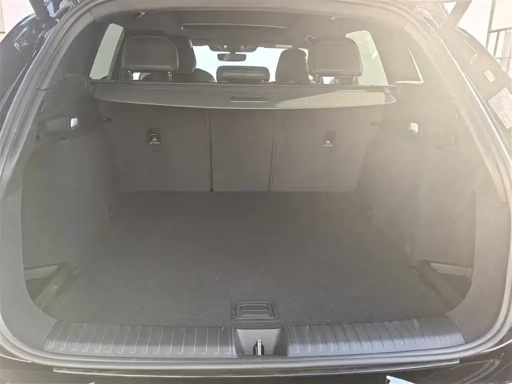 Audi Q6L e-tron — фото 3