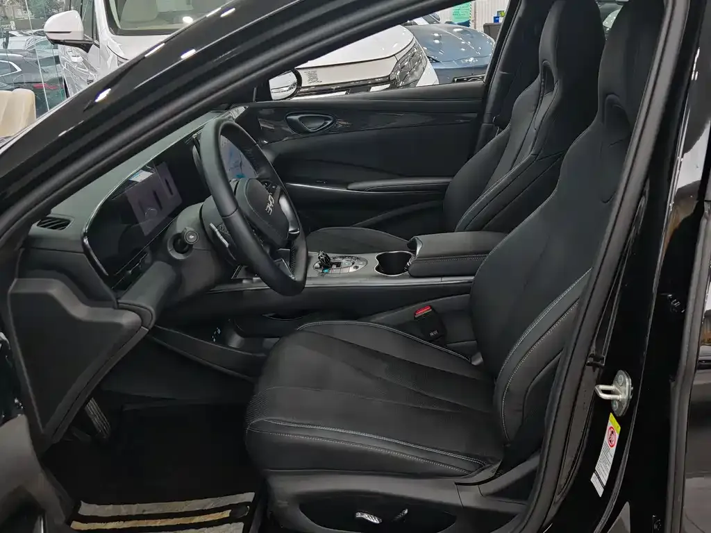 BYD Seal — фото 4