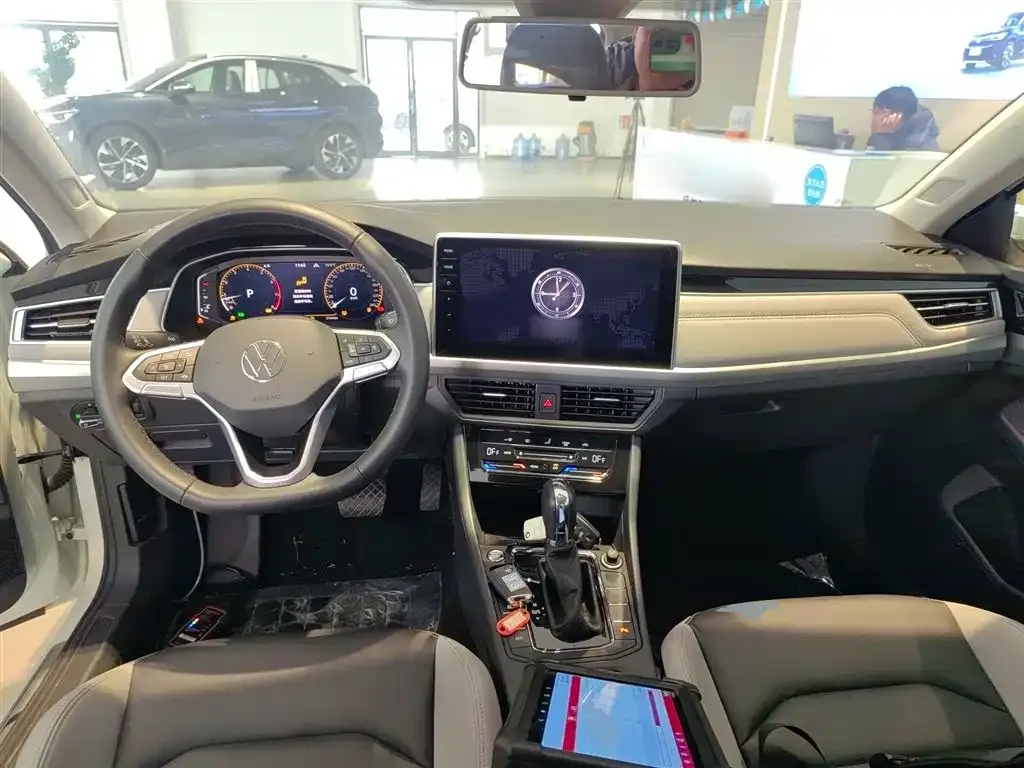 Volkswagen Bora 2024 из CN, фото 10