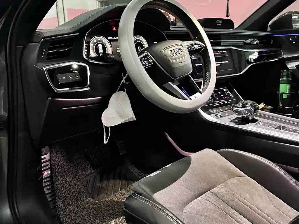 Audi A6L 2021 из CN, фото 6
