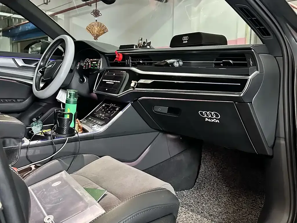 Audi A6L 2021 из CN, фото 7