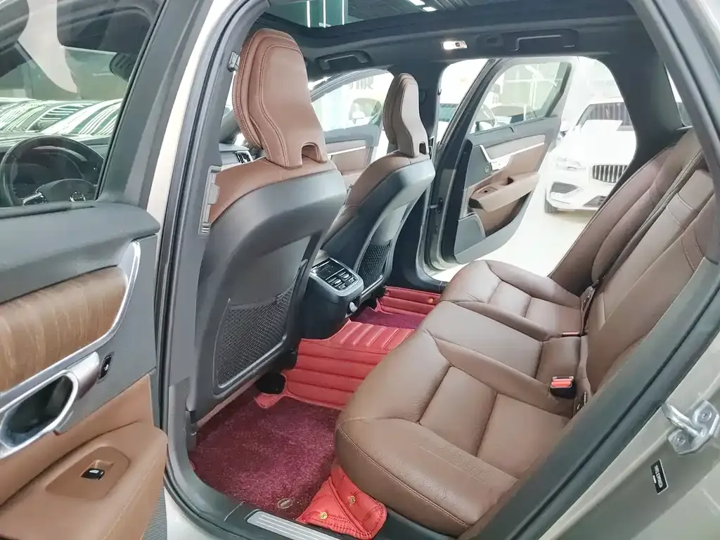 Volvo V90 2021 из CN, фото 7