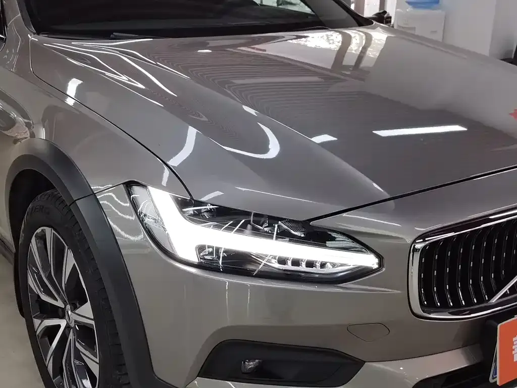 Volvo V90 2021 из CN, фото 2