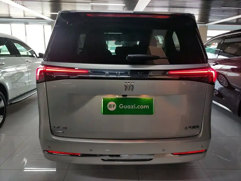 Buick GL8 Hybrid — фото 8