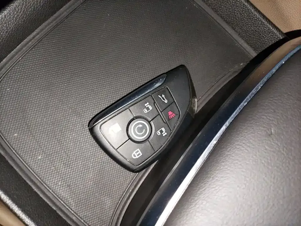 Buick GL8 Hybrid — фото 6