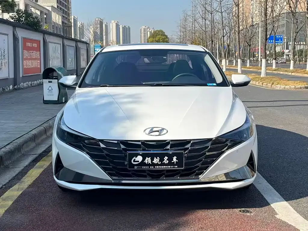 Hyundai Elantra 2023 из CN, фото 1