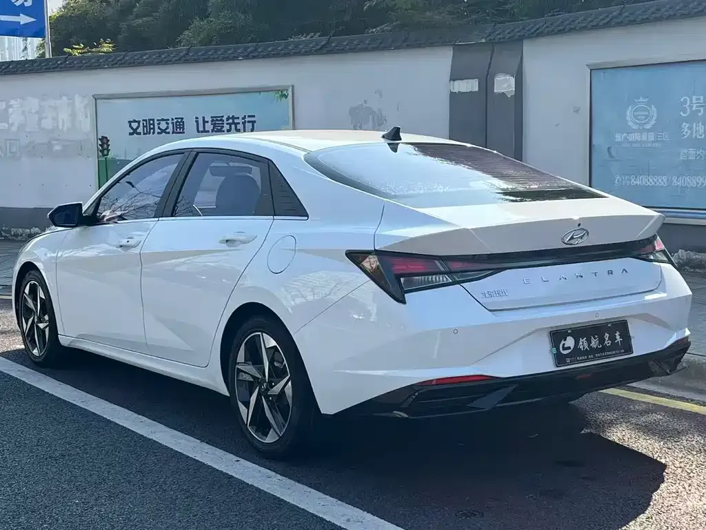 Hyundai Elantra 2023 из CN, фото 2
