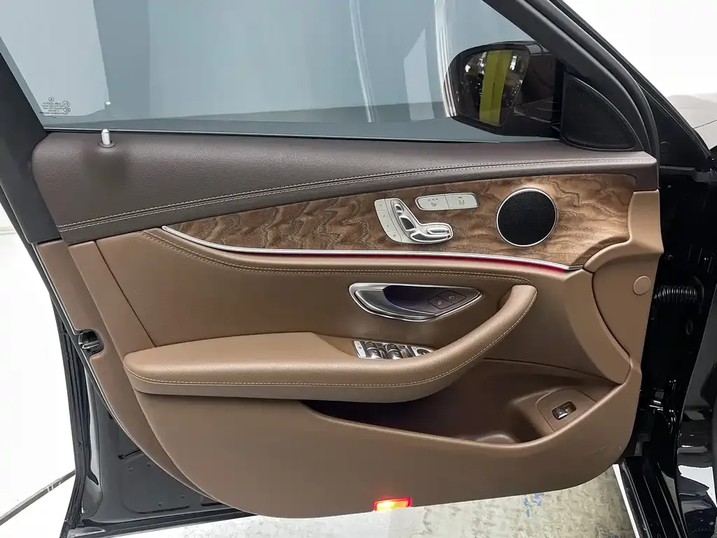 Mercedes-Benz E-Class 2023 из CN, фото 3