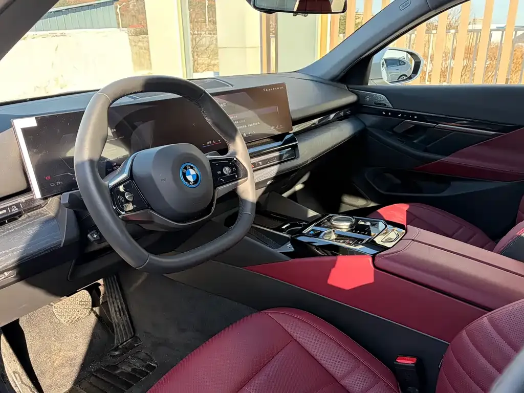 BMW i5 — фото 10