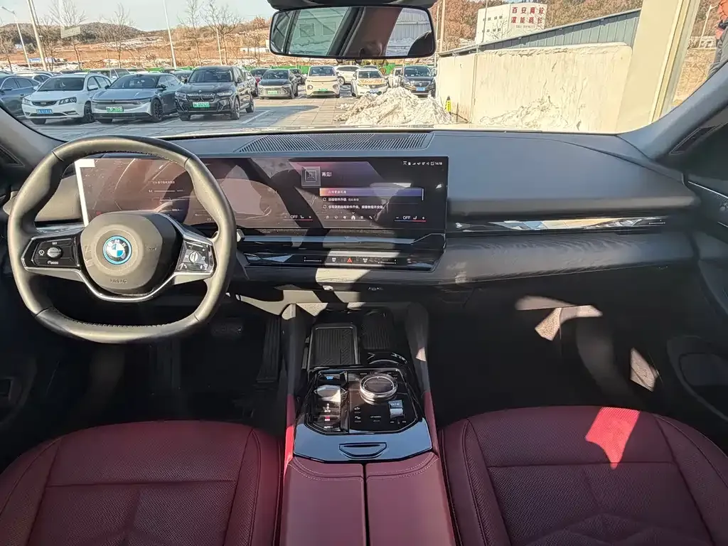 BMW i5 — фото 7
