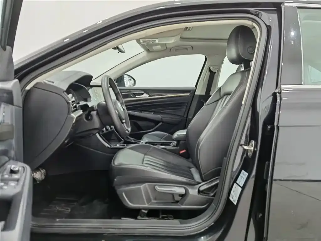 Volkswagen Passat 2021 из CN, фото 6