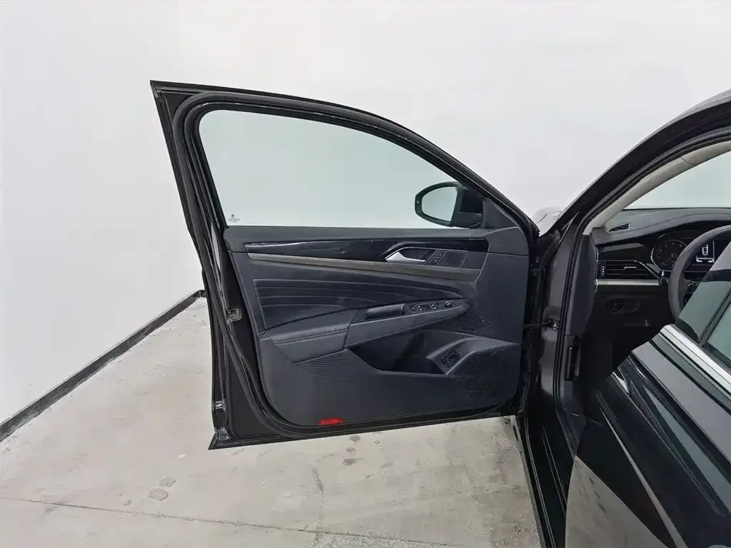 Volkswagen Passat 2021 из CN, фото 9