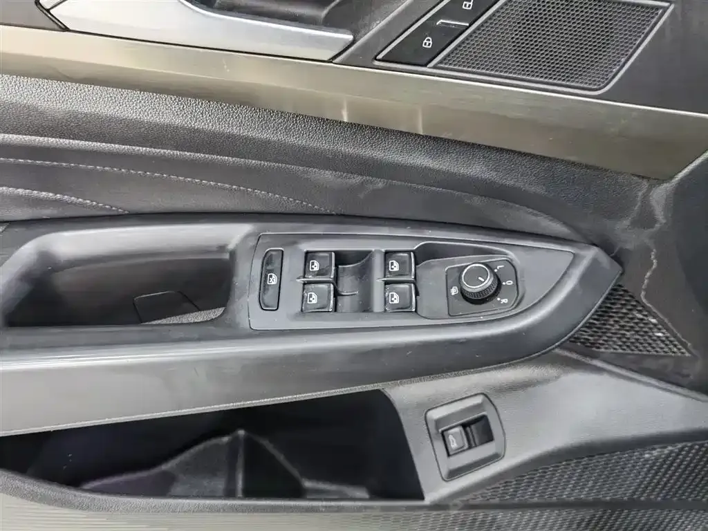 Volkswagen Passat 2021 из CN, фото 8
