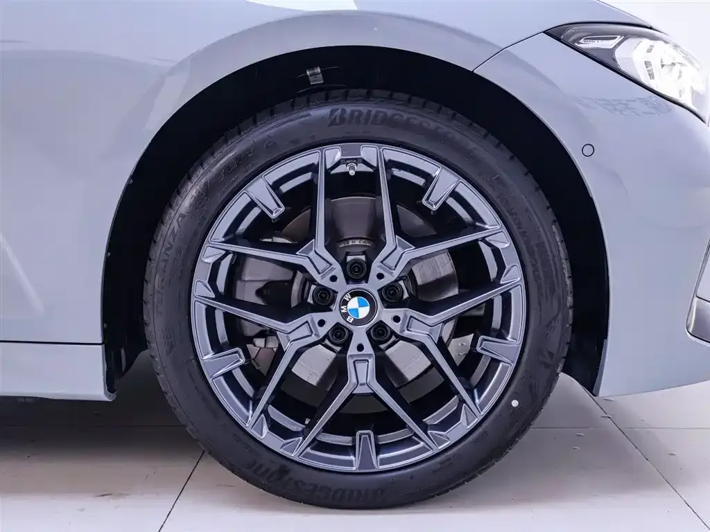 BMW 3 Series 2024 из CN, фото 7