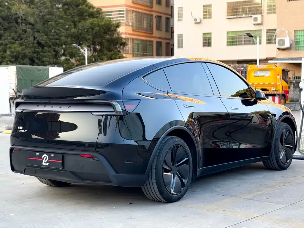 Tesla Model Y 2025 из CN, фото 9