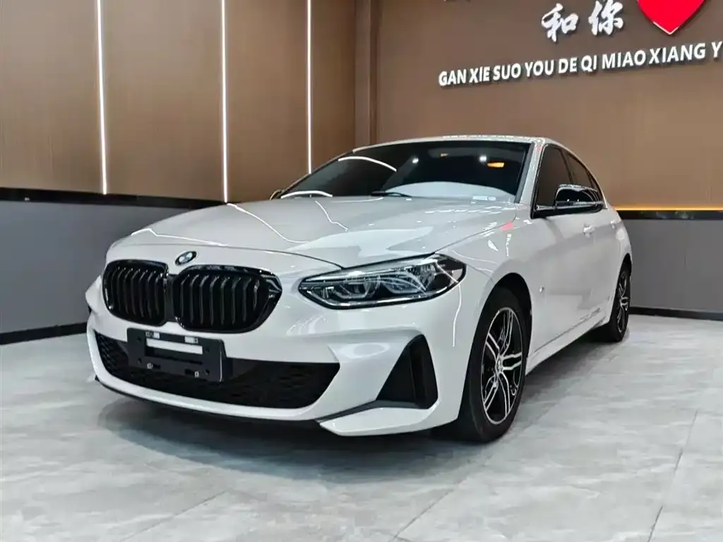 BMW 1 Series 2023 из CN, фото 1